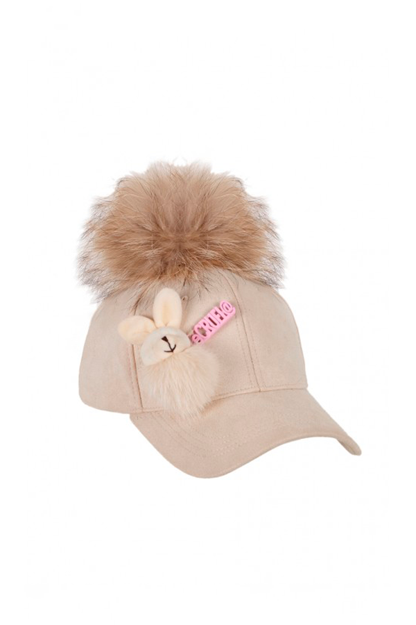 Gorra beige de LeCRUEL con pompón decorativo, tejido suave y diseño elegante para el invierno.